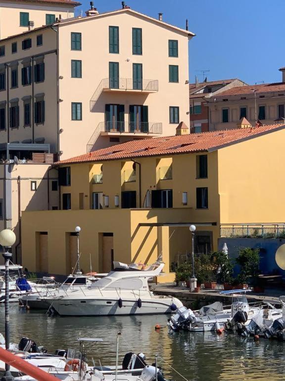 Waterfront Balcony I Grani 2 Resort Style Suite Livorno Exterior photo