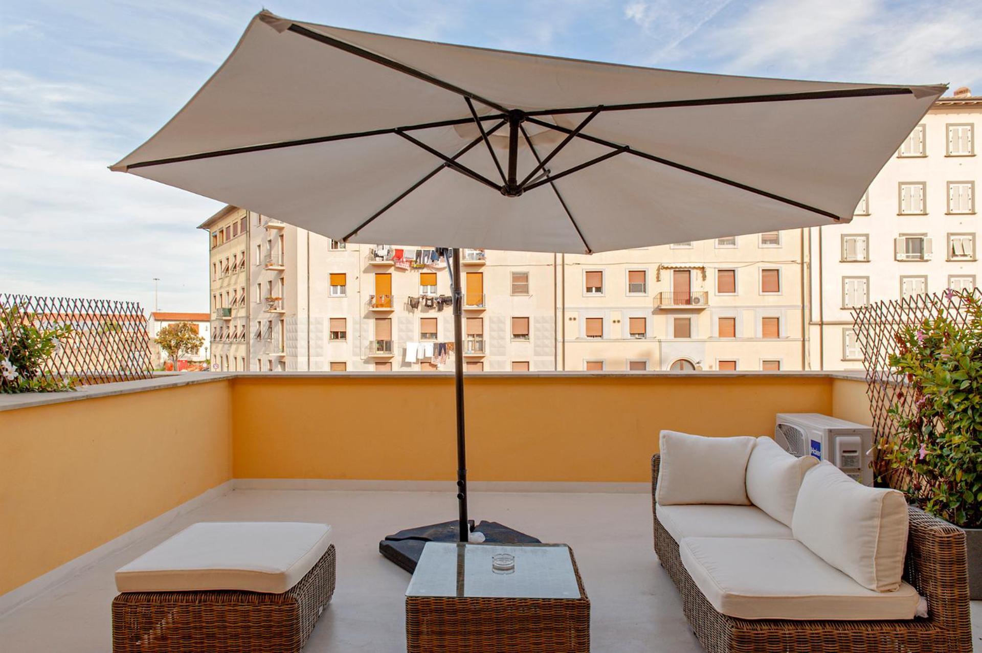 Waterfront Balcony I Grani 2 Resort Style Suite Livorno Exterior photo